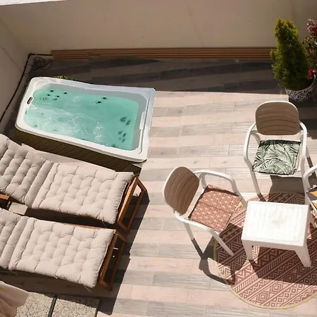 Luxury Penthouse Sea Views Garden Terrace 3 Bed 3 Bath 6 People Hot Tub From 1st Of June *