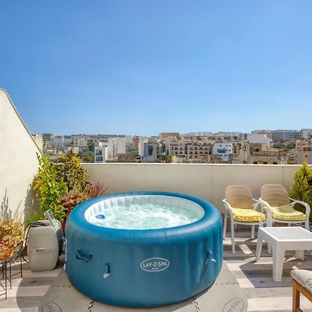 Luxury Penthouse Sea Views Garden Terrace 3 Bed 3 Bath 6 People Hot Tub From 1st Of June *